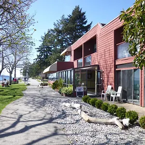 Driftwood Hotel